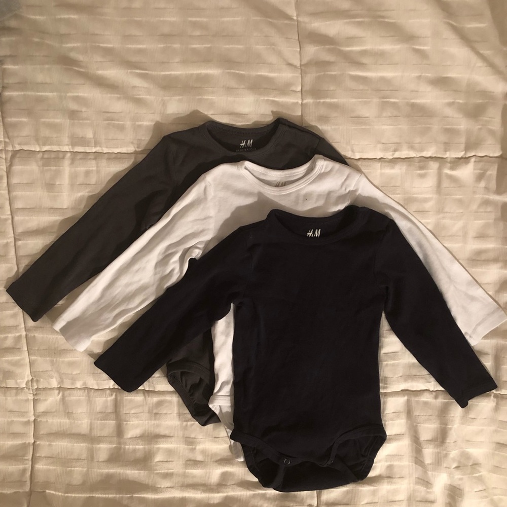Lot of H&M Organic Cotton Onesies sz 12-18m